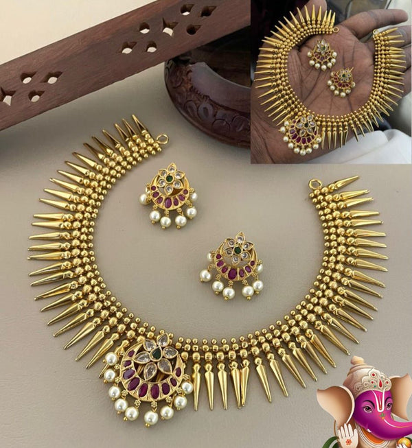Premium quality mulla mpttu design necklace with with ear ring.