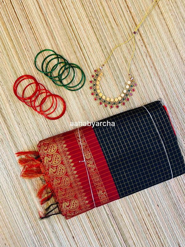 Go/traditional.soft cottan checks saree