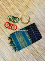 Go/traditional.soft cottan checks saree
